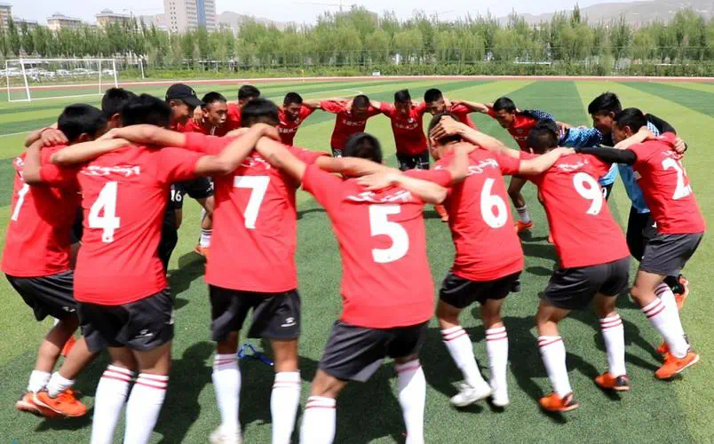 锦明9网球拍怎么换